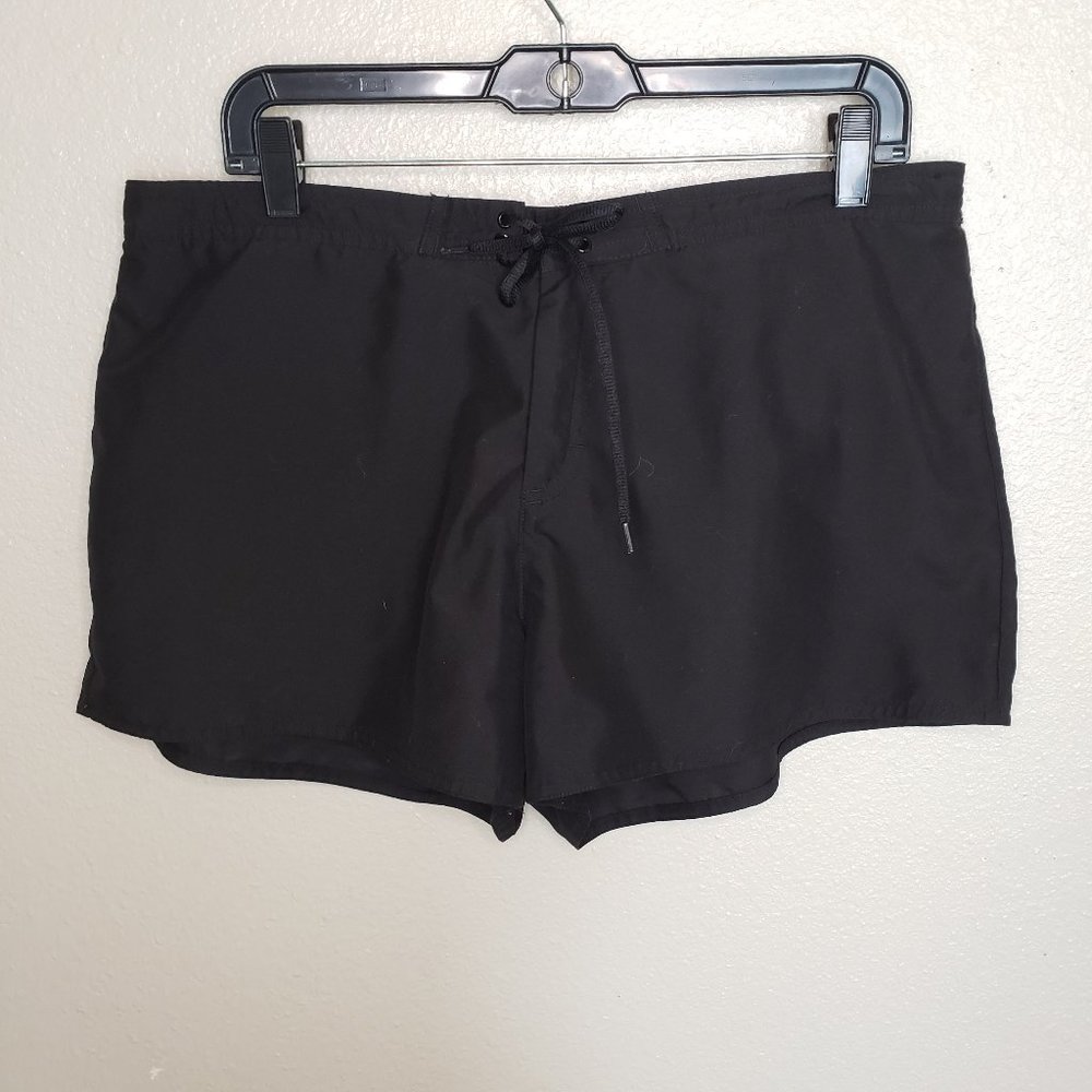 Tropical Escape Women's Black Lined Swim Trunks Size 14